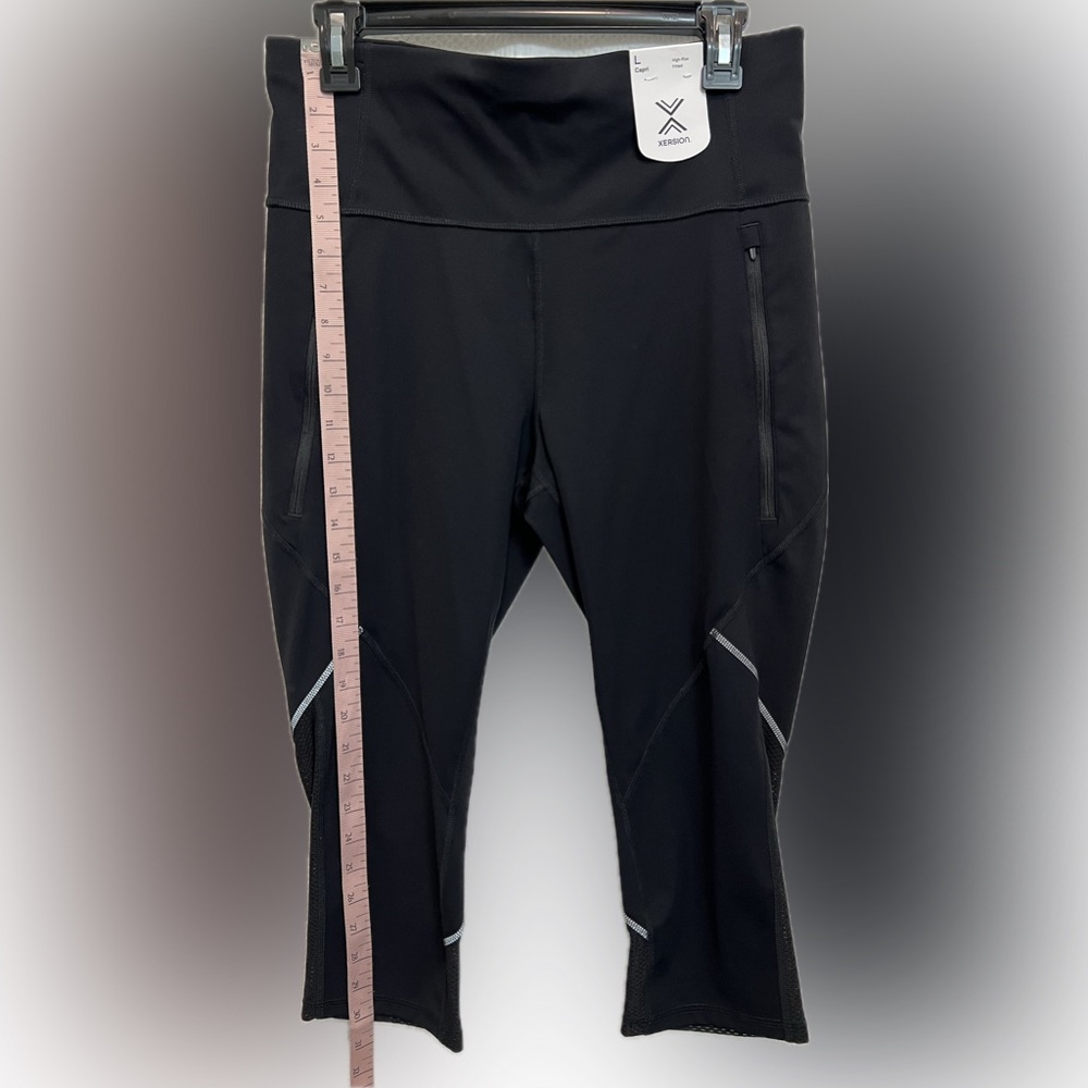 Xersion Quick-Dri Black Capri Pants